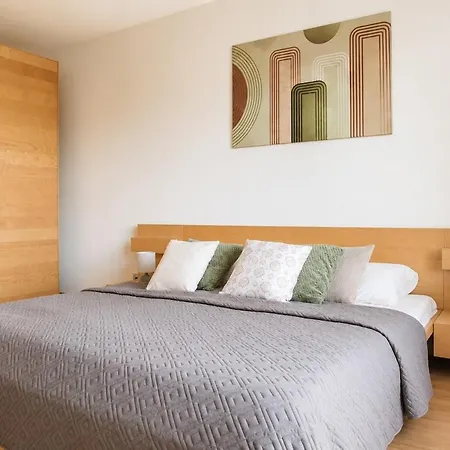 Apartman Large Two-room Near Centre *